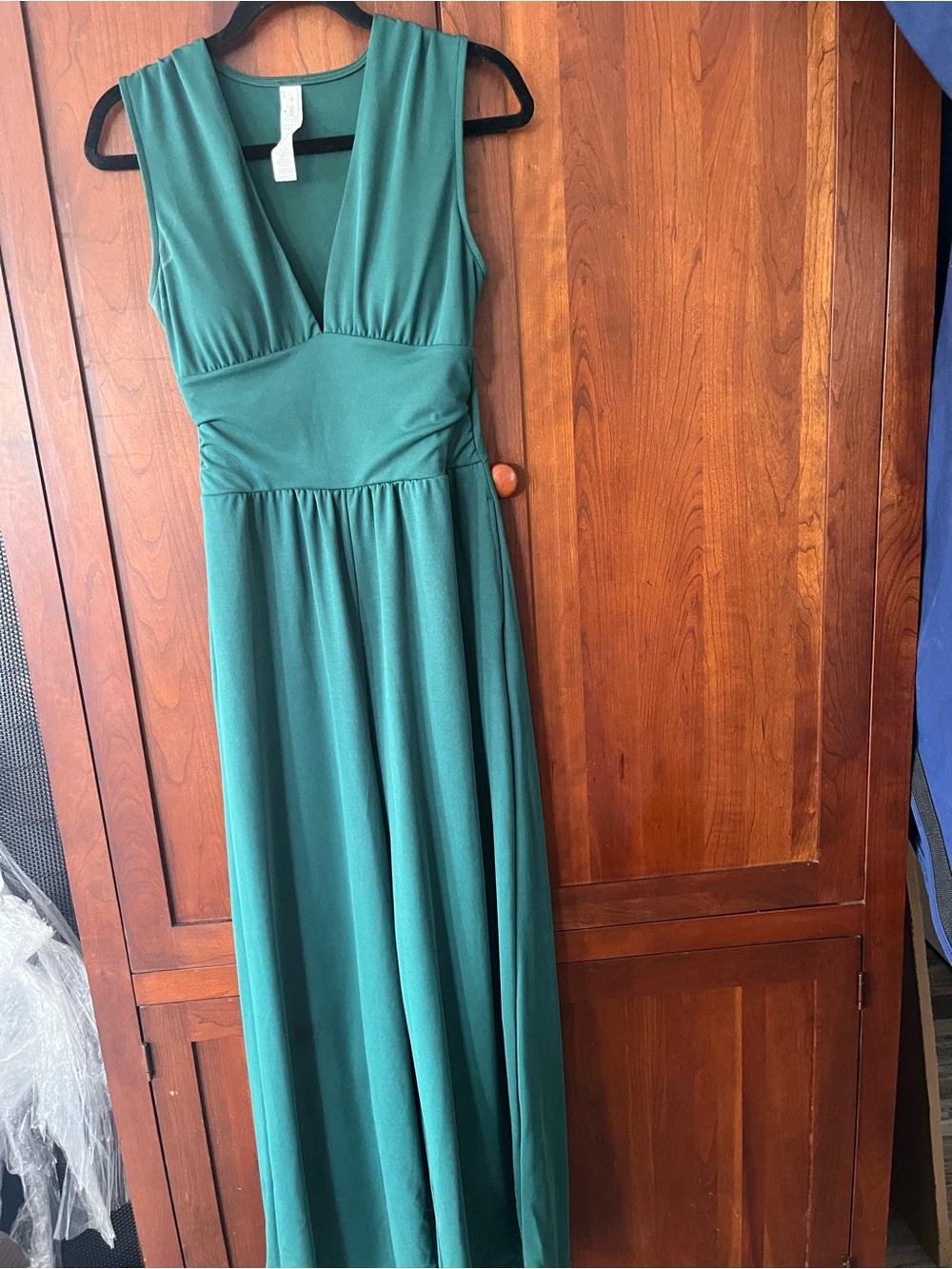 Halara V Neck Sleeveless Ruched Pocket Jumpsuit small - Picture 4 of 4